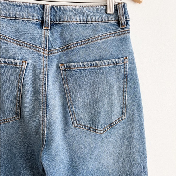 Dynamite Claudia Mom Jeans - Medium Wash - Size 27 (4) - Picture 8 of 10